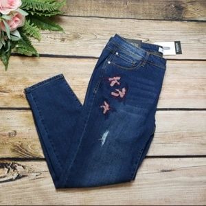 NWT Kensie Jeans Skinny Ankle Distressed Size 2